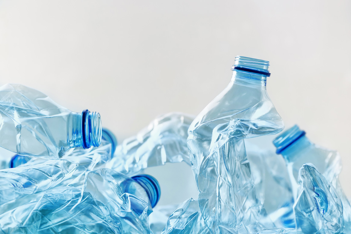 「使い捨てプラスチック」の規制で企業はどう変わる ?